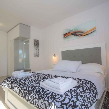 Apartments In Rogoznica 40364 מראה חיצוני תמונה